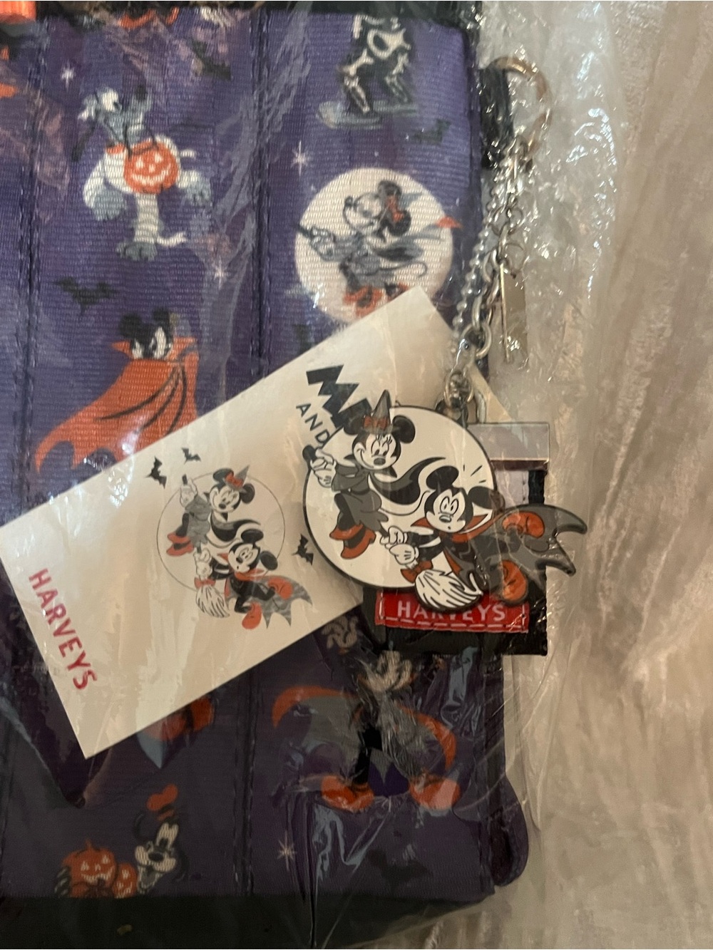 NWT Harveys x Disney Mickey and Friends Bow Clutch - Picture 4 of 10